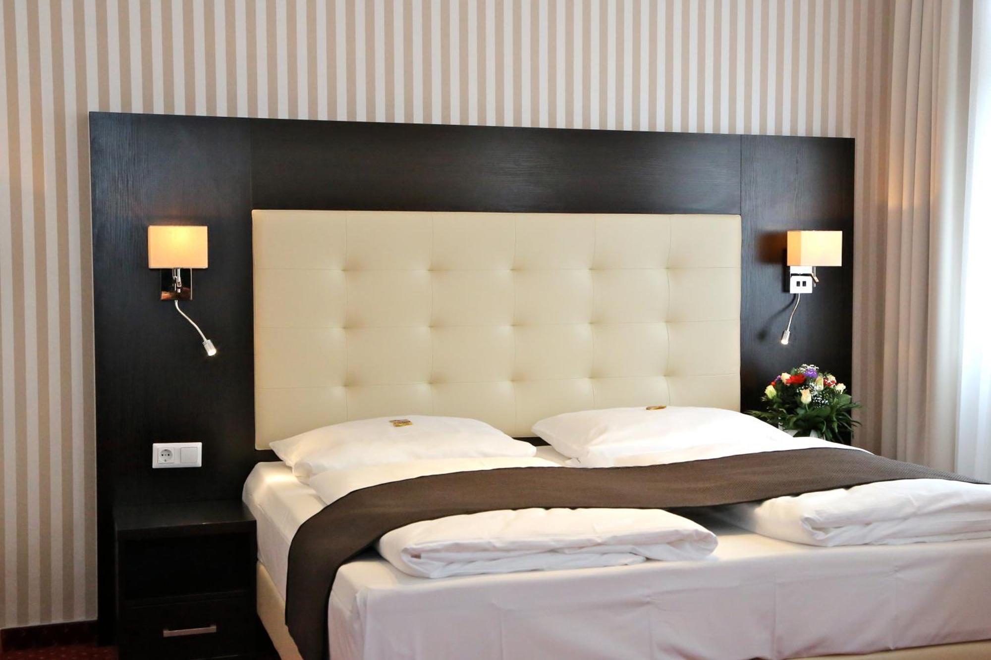 Hotel Herbst Berlin Bagian luar foto